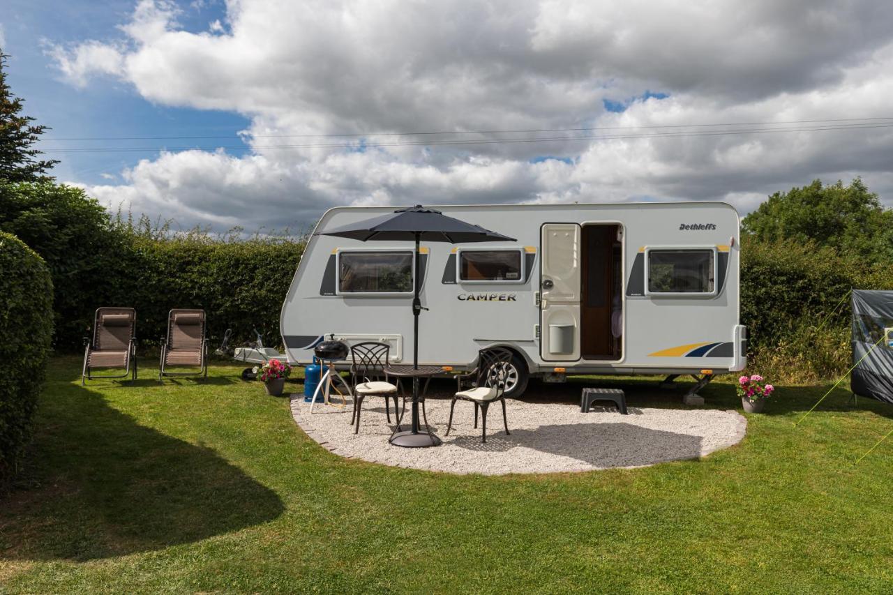 Cosy Caravan On Luxury Campsite Hulme End Exterior photo