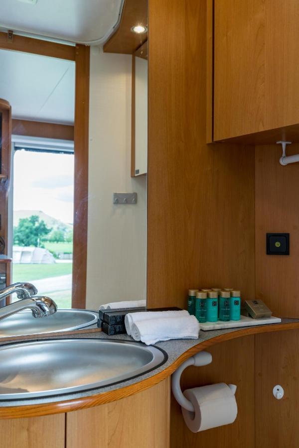 Cosy Caravan On Luxury Campsite Hulme End Exterior photo